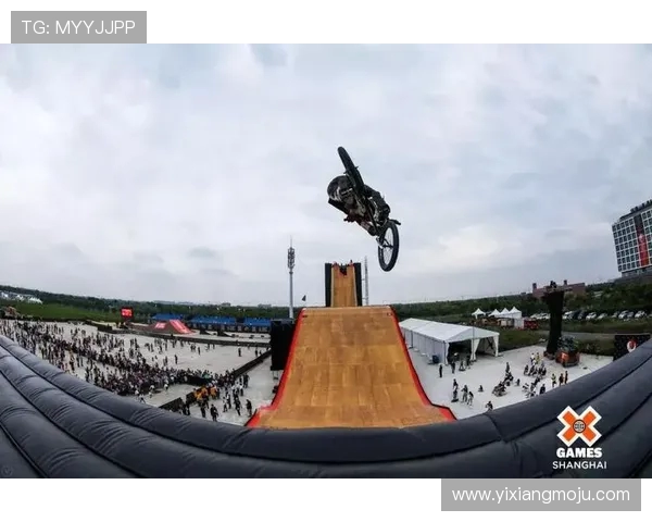 上海极限运动队边路渗透战术解析与实战应用探讨