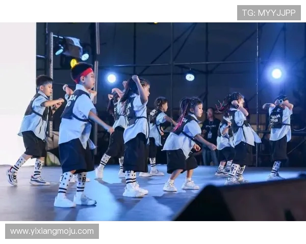 上海滑板队的蜕变之路：从默默无闻到世界街舞大赛的璀璨明星