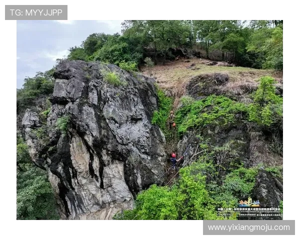 成都攀岩队创新突破中路战术引领攀岩运动新风潮
