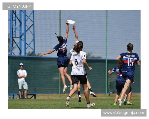 武汉飞盘队在极限运动会中以53分稳居积分榜首位引发关注 武汉飞盘队在极限运动会中以53分稳居积分榜首位引发关注