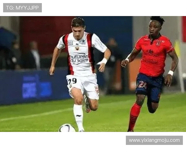 图尔与瓦朗谢的精彩对决揭示法乙联赛的激烈竞争与球队实力较量