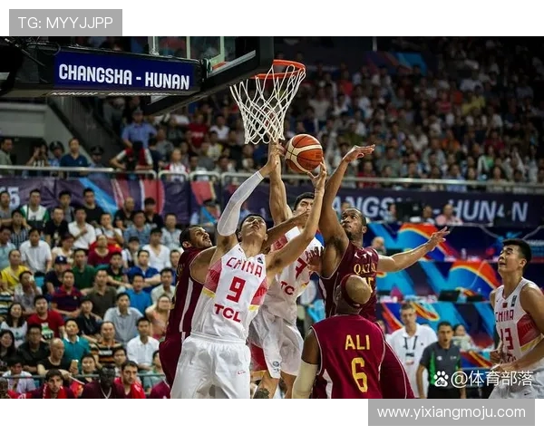 布鲁克林篮网与费城对决展现激烈竞争与精彩瞬间 布鲁克林篮网与费城对决展现激烈竞争与精彩瞬间