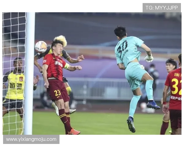 恒大与华夏幸福激战在即球迷期待精彩对决与精彩表现 恒大与华夏幸福激战在即球迷期待精彩对决与精彩表现